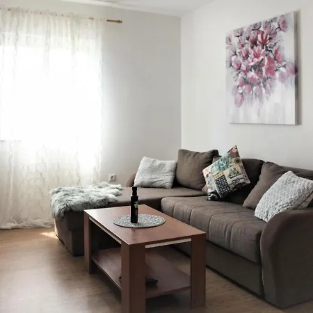 Apartment Ea *